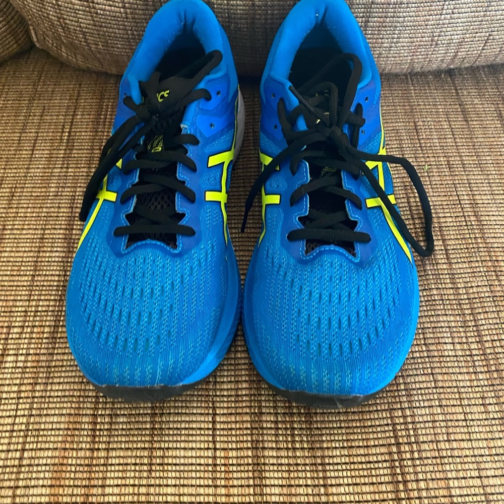Men’s ASICS GT-2000 running shoes